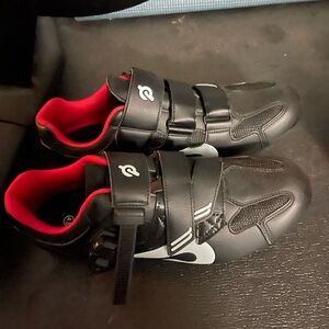 Men’s size 10 peloton shoes